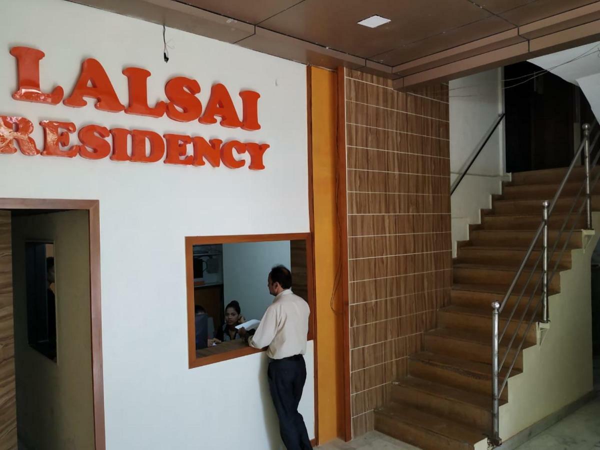 Lalsai Residency Andheri Mumbai Exterior foto